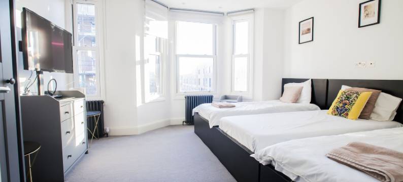 苏比顿豪华花园房19号(Surbiton Luxury Garden House 19A)图片