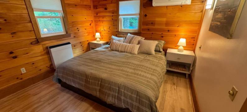 红杉避风港在悉尼(Red Cedar Haven in Sidney)图片