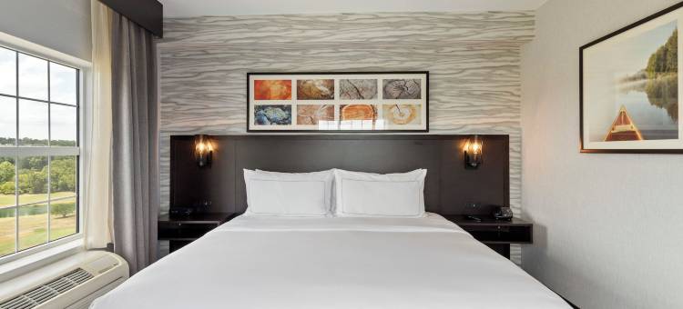 弗朗特皇家蓝岭沙道斯希尔顿逸林酒店(DoubleTree by Hilton Front Royal Blue Ridge Shadows)图片