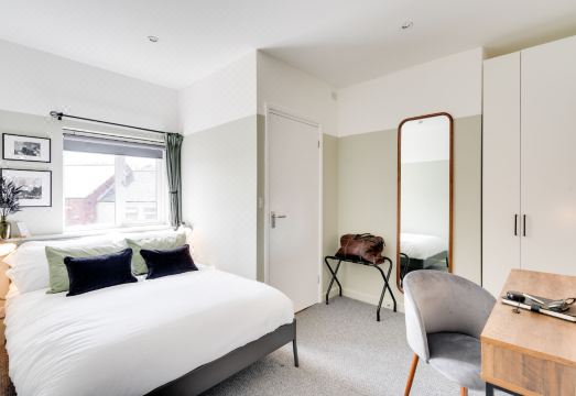 Crescent ApartmentsHotel Overview