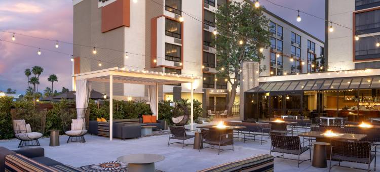 圣贝纳迪诺希尔顿逸林酒店(DoubleTree by Hilton San Bernardino)图片