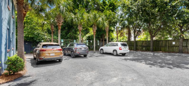 Charming Coastal Retreat and Central Location - Inviting Getaway图片