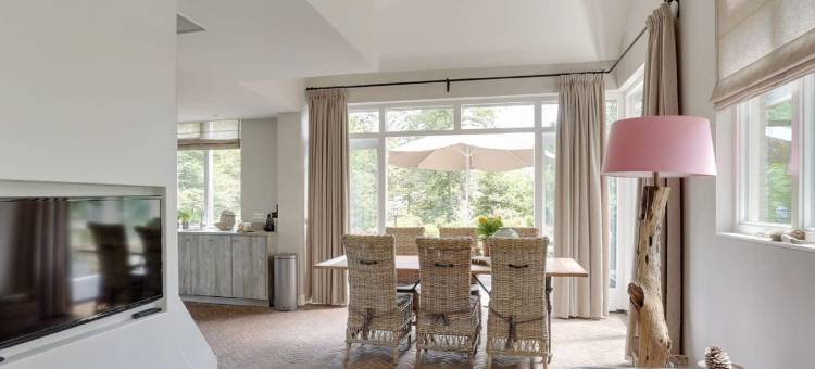 度假屋带露台在Bedafse Bergen(Holiday Home with a Terrace at Bedafse Bergen)图片