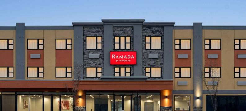 温德姆华美达西埃德蒙顿酒店及套房(Ramada by Wyndham West Edmonton Hotel & Suites)图片