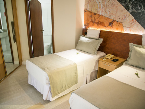 普拉亚弗莱特四海之家酒店