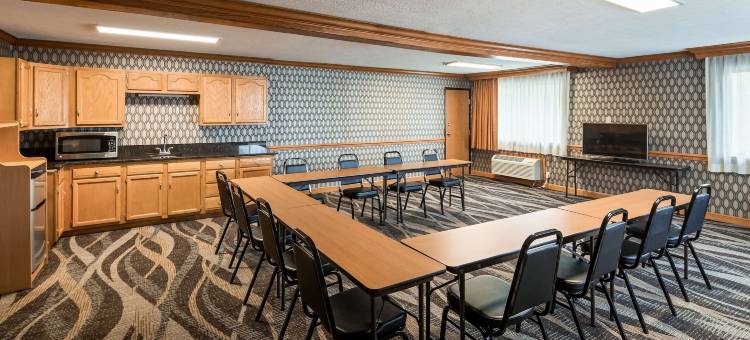 北坎通贝斯特韦斯特优质套房酒店(Best Western Plus North Canton Inn  Suites)图片