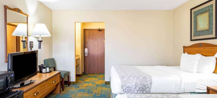 埃尔帕索东拉昆塔温德姆套房酒店(La Quinta Inn & Suites by Wyndham El Paso East)图片