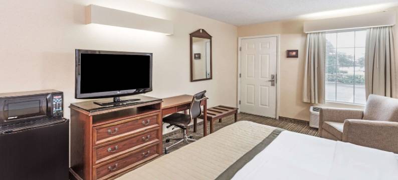 弗多斯塔购物商场呗盟套房酒店(Baymont by Wyndham Valdosta at Valdosta Mall)图片