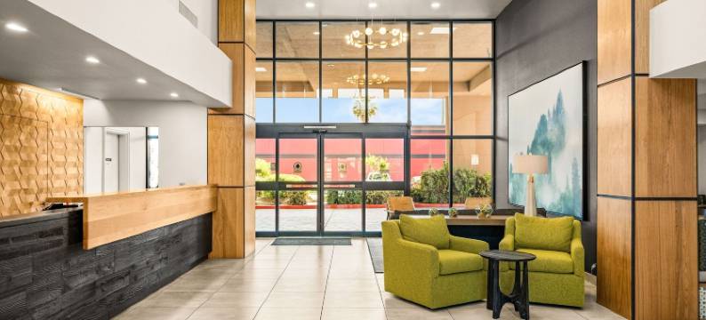 雷丁牛津套房酒店(Oxford Suites Redding)图片