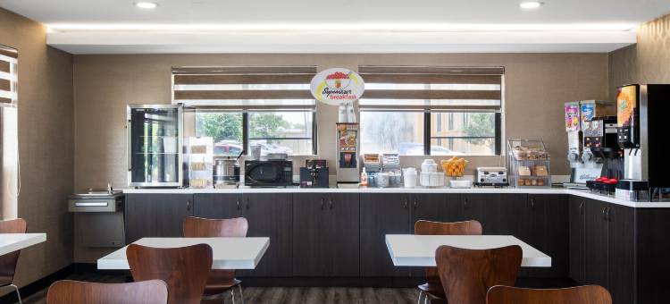 萨莱纳温德姆速8酒店(Super 8 by Wyndham Salina I-70)图片