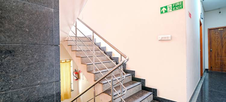 Fabhotel Vrj 住宅(FabHotel Vrj Residency - 500M from Chennai Trade Center)图片