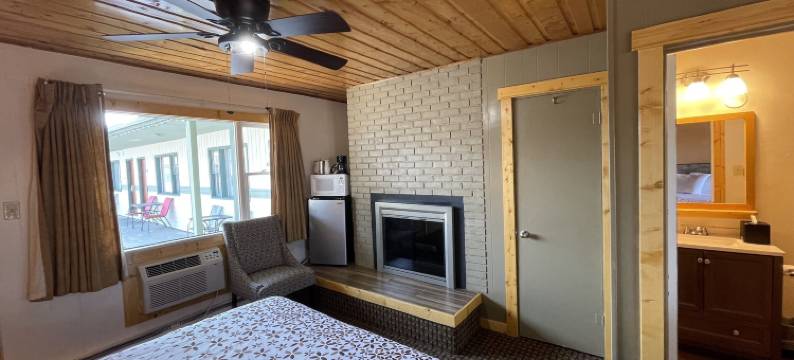 爱斯特山间小屋(Estes Mountain Inn)图片