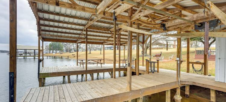 码头，甲板和景观：朱厄特湖畔小屋！(Dock, Decks & Views: Lakefront Cottage)图片