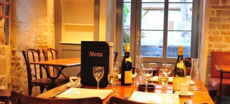 SY 阳台餐厅酒店(La Terrasse - Hôtel Restaurant à Vézelay)图片