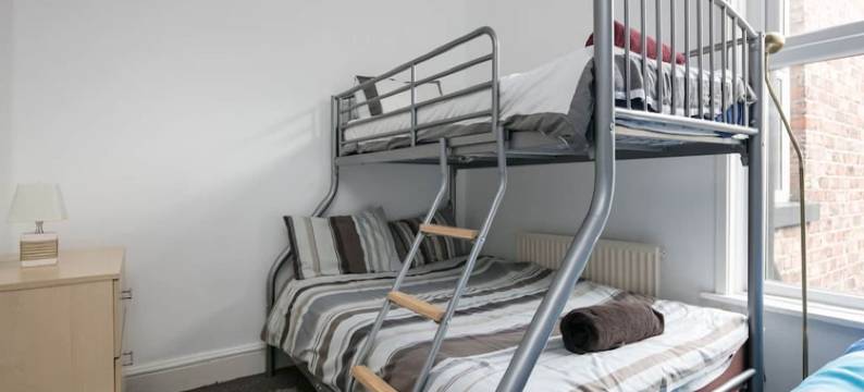 6卧的奇尔顿联排别墅(6 Bedroom Chorlton Townhouse)图片