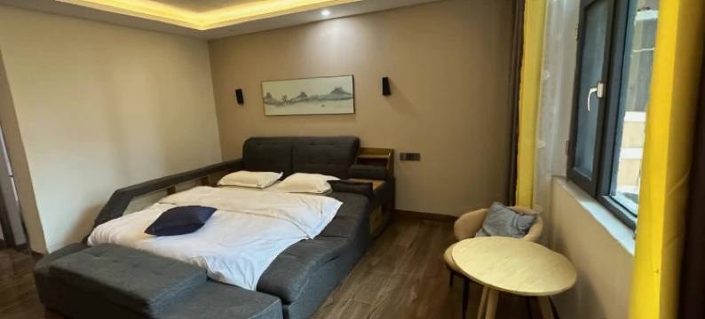 弥勒黑桃酒店(湖泉生态园红河水乡店)图片