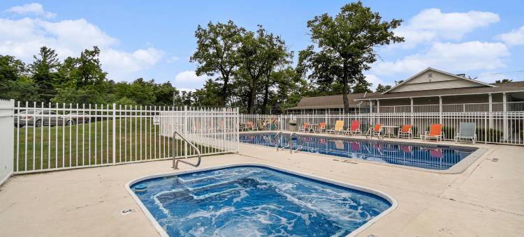 Travelodge by Wyndham Traverse City MI图片