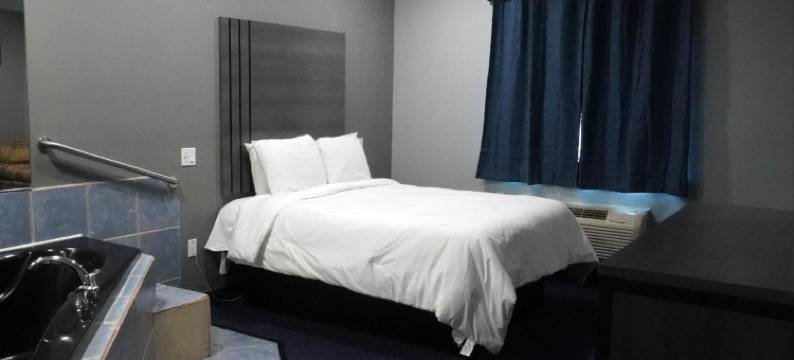 布什国际机场美洲最佳价值套房酒店(Americas Best Value Inn and Suites Bush International Airport)图片