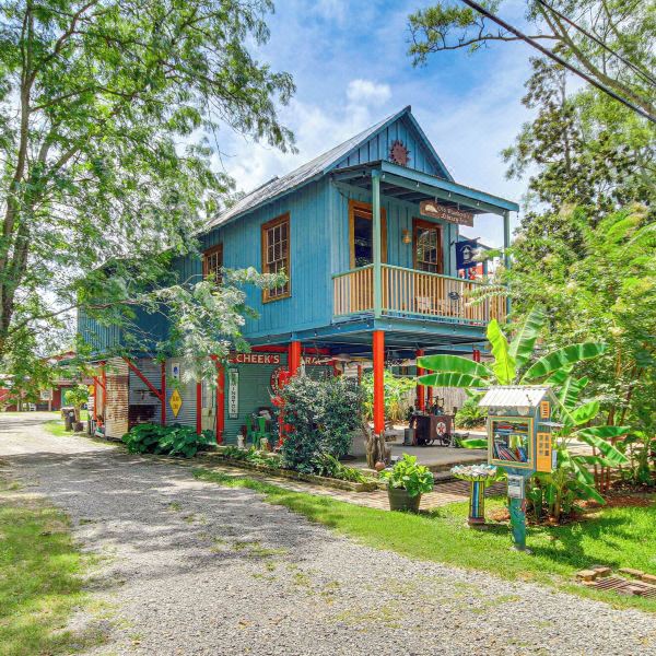 充满个性的曼德维尔之家：步行到湖滨公园(Eclectic Mandeville Home: Walk to Lakefront Park)图片