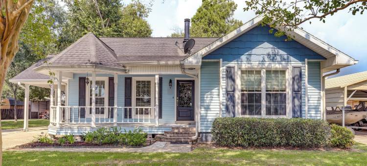 距摩根城市中心5英里：滨水度假屋(5 Mi to Downtown Morgan City: Waterfront Retreat)图片