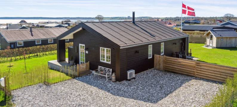 "Ovine" - 300m from the Sea图片