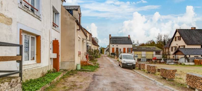 Traditional Holiday Home in Brinon sur Beuvron图片