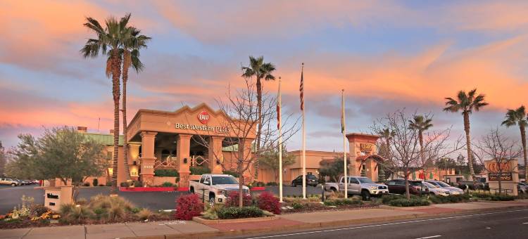 山顶贝斯特韦斯特优质酒店(Best Western Plus Hilltop Inn)图片