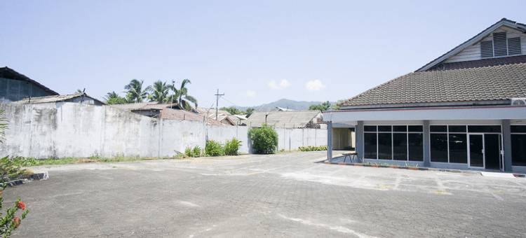 红多兹Plus酒店-近比通港(RedDoorz Plus Near Pelabuhan Bitung)图片