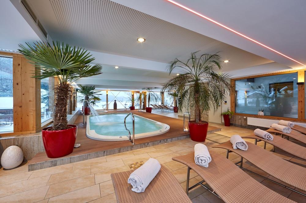 Romantik Alpenhotel WaxensteinOver view