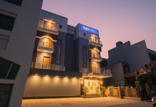 FabHotel Royal Touch Patel Nagar Hotel Overview