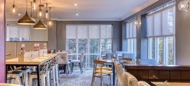 劳顿/百卡斯特山至尊旅馆(Premier Inn Loughton/Buckhurst Hill)图片