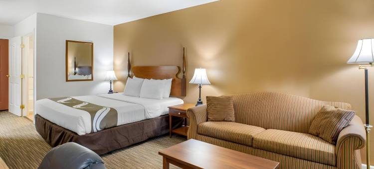 图莱尔品质酒店及套房(Quality Inn & Suites Tulare)图片