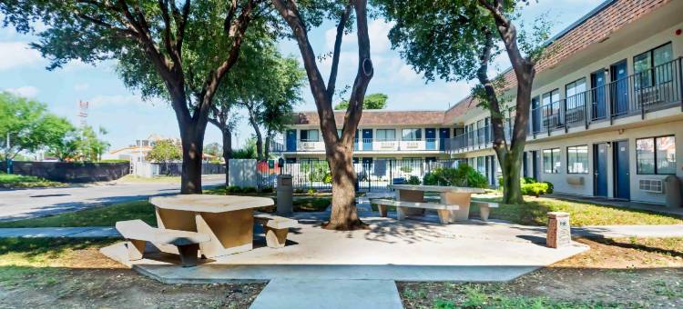 德里奥6号汽车旅馆(Motel 6 Del Rio, TX)图片