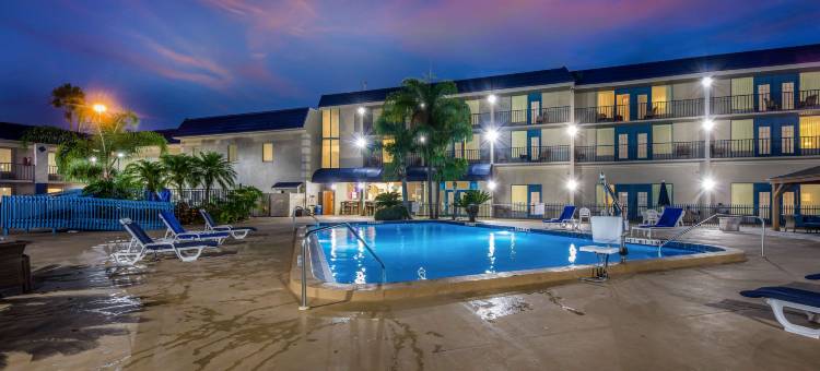 克拉丽奥酒店及套房-中央清水海滩(Clarion Inn & Suites Central Clearwater Beach)图片