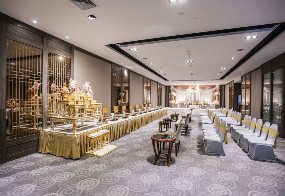 Bangkok Cha-Da HotelOver view