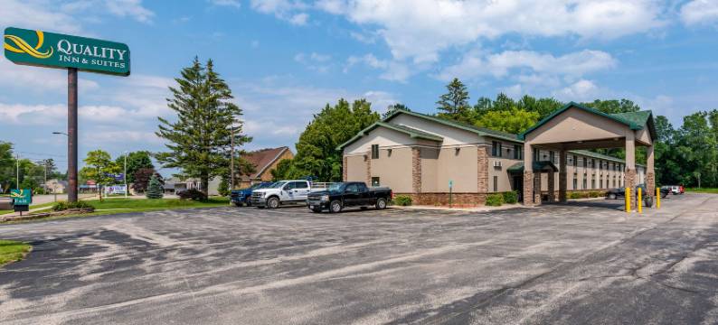 马里内特品质套房酒店(Quality Inn & Suites Marinette)图片