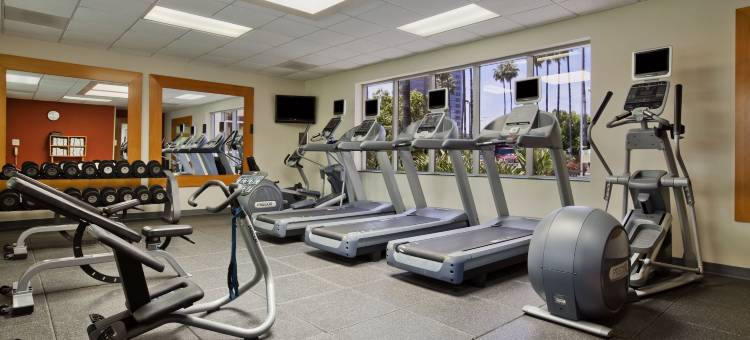 圣迭戈拉霍亚希尔顿安泊酒店(Embassy Suites by Hilton San Diego La Jolla)图片