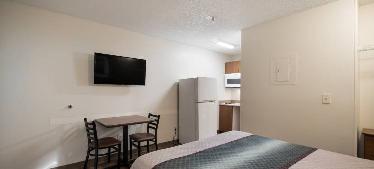 西雅图 - 肯特/迪蒙恩家乡小套房红屋顶酒店(HomeTowne Studios Seattle - Kent/ des Moines)图片