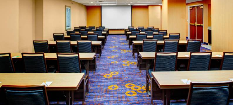 哥伦布市区万怡酒店(Courtyard Columbus Downtown)图片