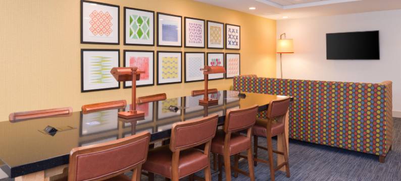 洲际智选假日套房酒店印第安纳波利斯市中心会议中心区域(Holiday Inn Express & Suites INDIANAPOLIS DTN-CONV CTR AREA by IHG)图片