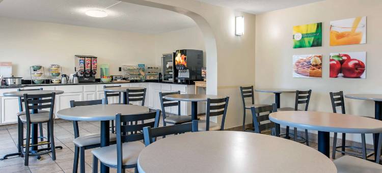 拉斐特I-65凯艺套房酒店(Quality Inn & Suites Lafayette I-65)图片