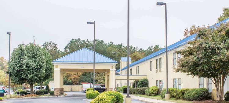 伊克诺旅馆-罗利靠近核桃溪露天剧场(Econo Lodge Raleigh Near Walnut Creek Amphitheatre)图片