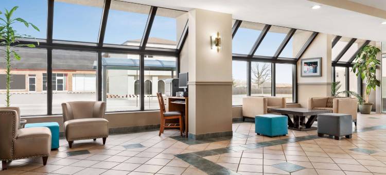 尼亚加拉瀑布附近华美达酒店(Ramada by Wyndham Niagara Falls Near the Falls)图片