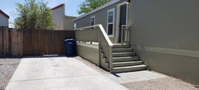 Home Away from Home, Mobile Home 2Yourself图片