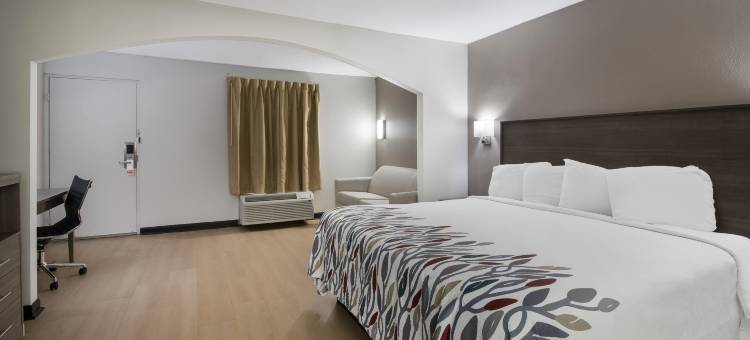 杰克逊红顶套房酒店(Red Roof Inn & Suites Jackson, TN)图片