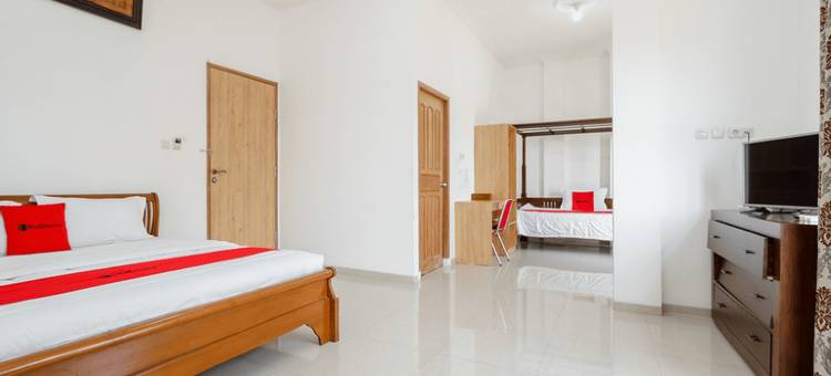 拉哈特车站附近的红多兹·西亚里亚(RedDoorz Syariah Near Lahat Station)图片