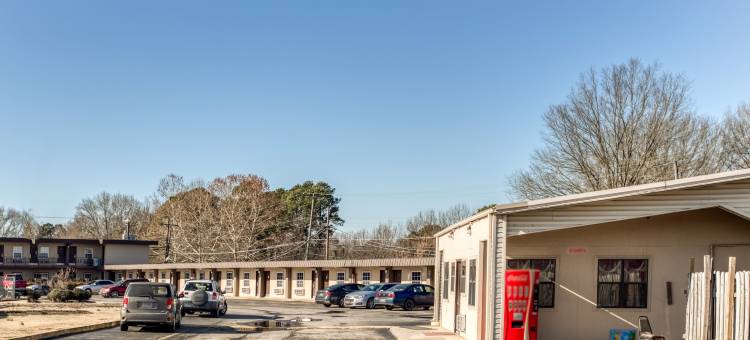 OYO 阿肯色鲍尔德诺布公路酒店(近瑟西县)(OYO Hotel Bald Knob Near Searcy AR)图片