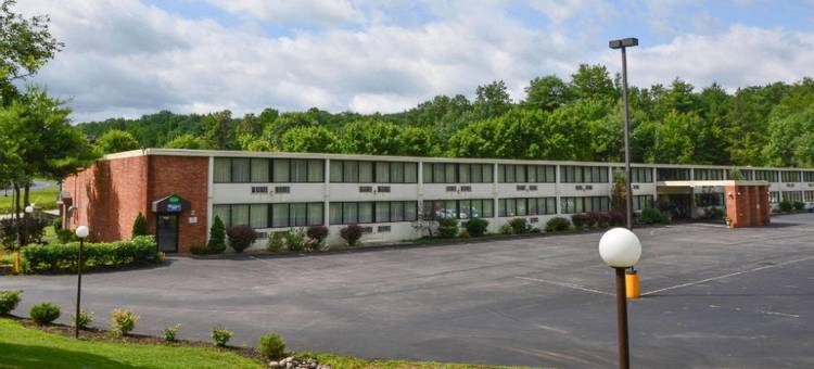 乔治湖温德姆蔚景饭店(Wingate by Wyndham Lake George)图片