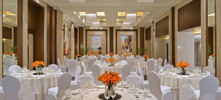 金色萨罗瓦波尔提科酒店(Golden Sarovar Portico)图片