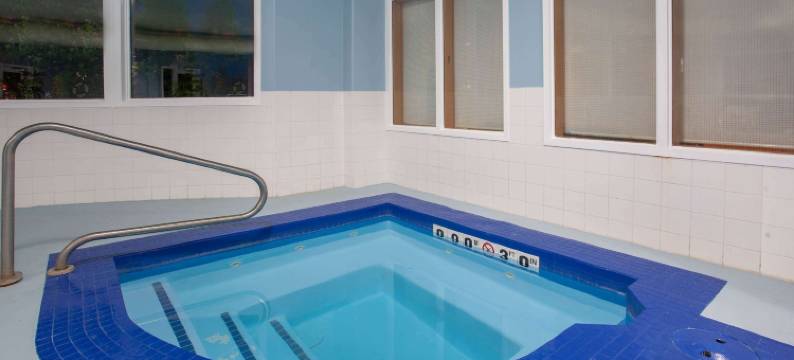 米德兰速8酒店(Super 8 by Wyndham Midland)图片